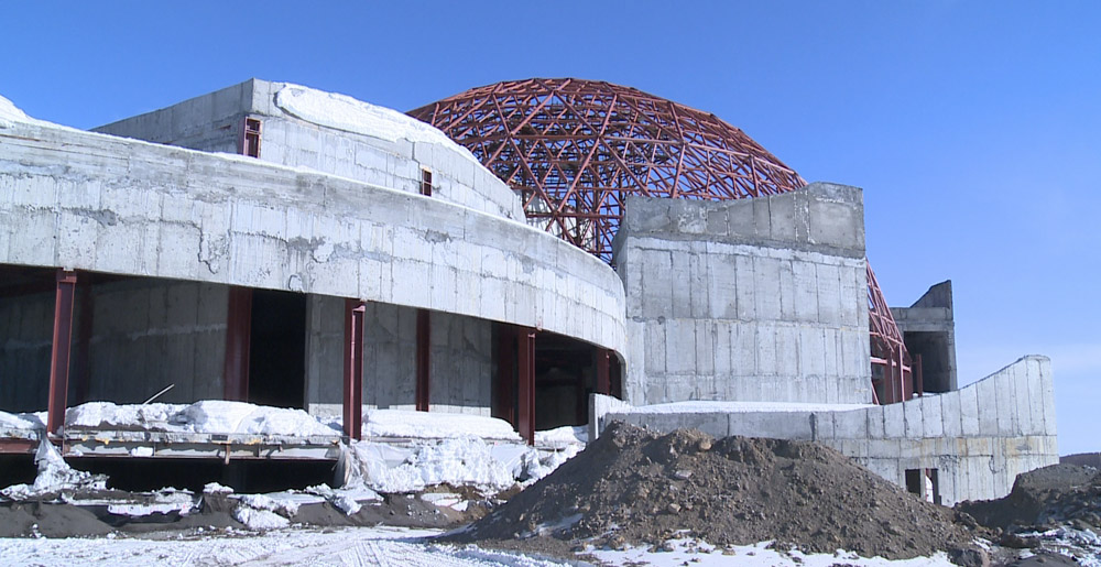 Театр петропавловск камчатский. Кукольный театр Петропавловск-Камчатский. Театр кукол стройка Петропавловск Камчатский. Кукольный театр Петропавловск-Камчатский строится. Театр кукол стройка Камчатка.